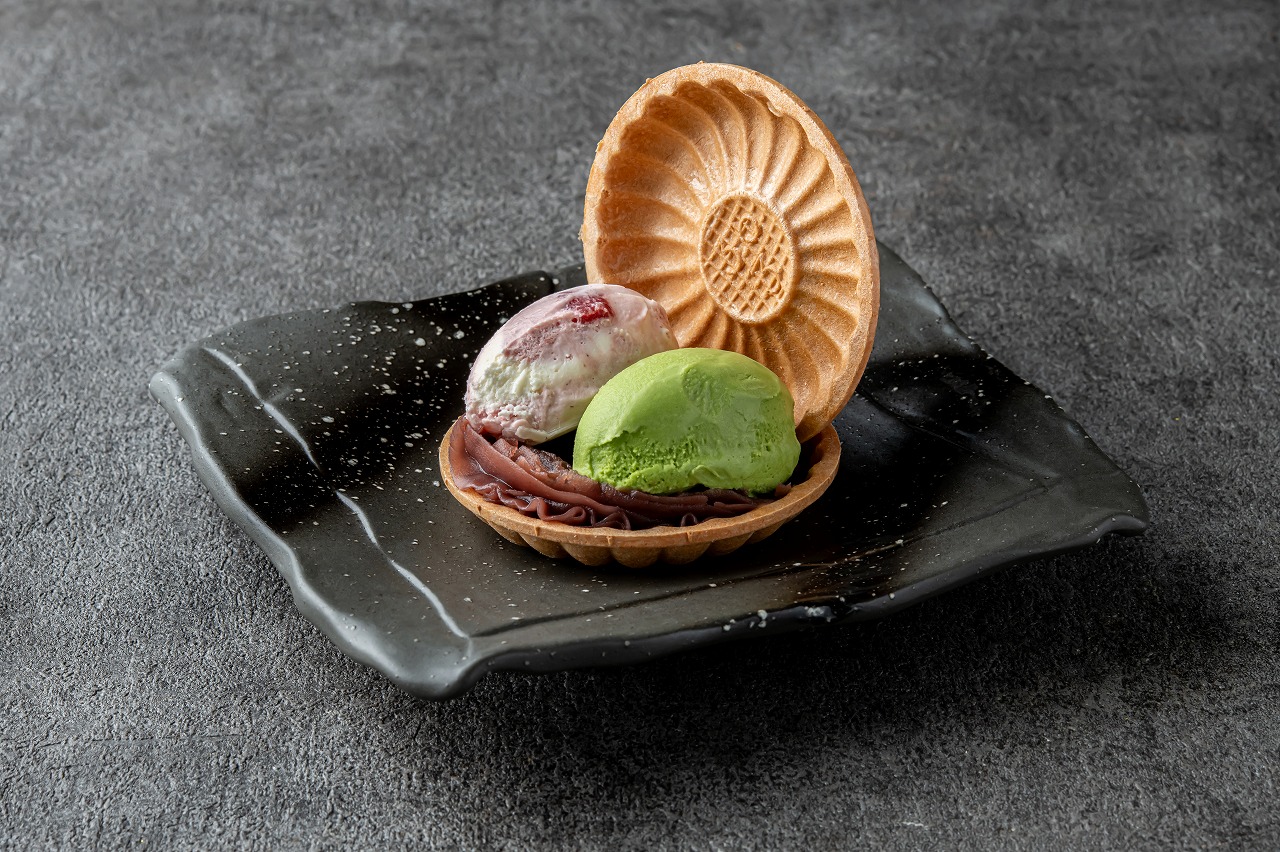 苺と抹茶のあいす最中